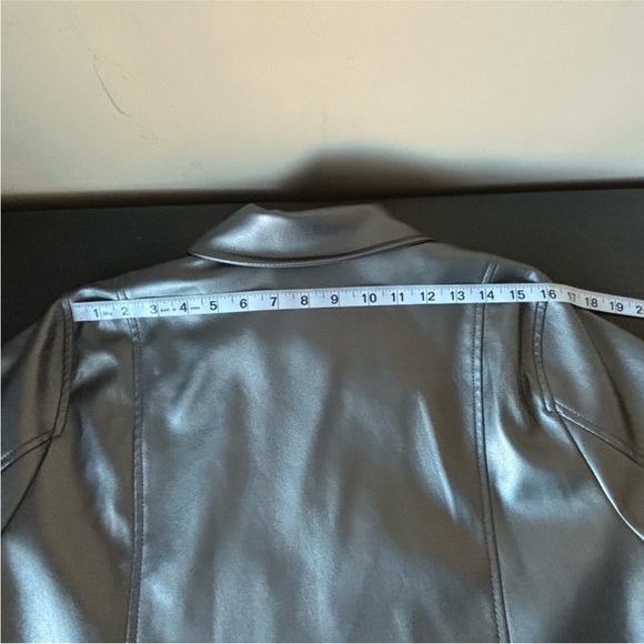 Torrid Plus Sz 2 (US 2X) Faux Leather Metallic Moto Jacket In Gunmetal EUC - Picture 10 of 14